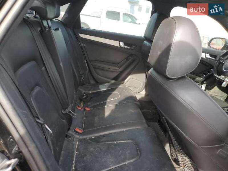 Седан Audi A4 2015 в Львові