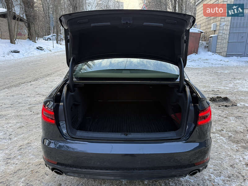 Седан Audi A4 2018 в Києві