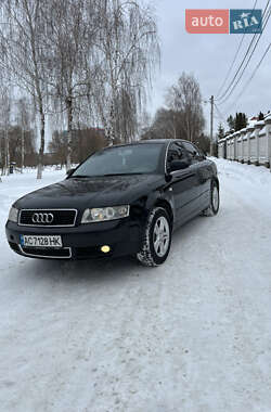 Седан Audi A4 2004 в Ровно