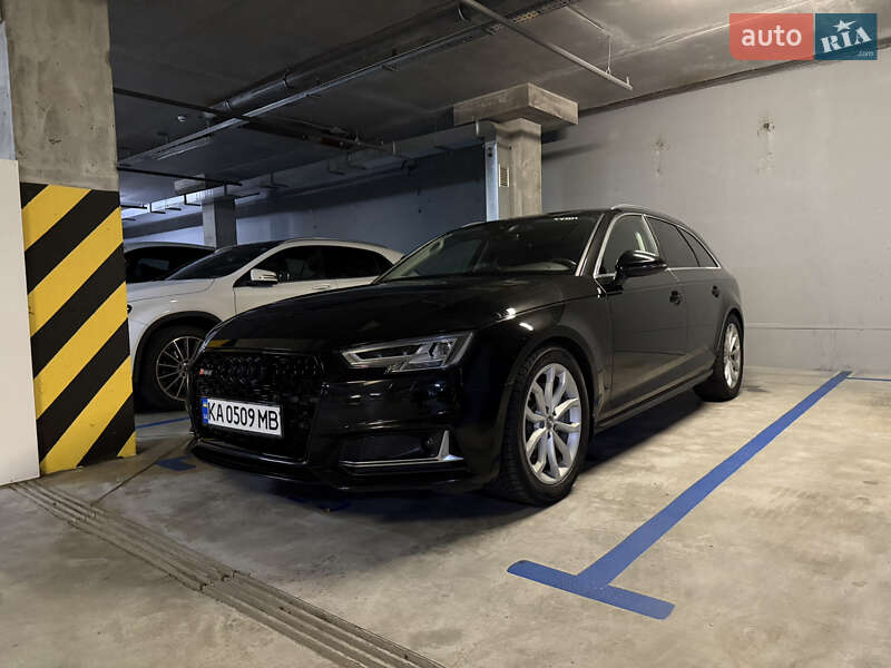 Универсал Audi A4 2018 в Киеве