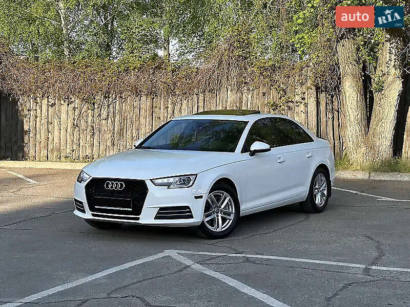 Седан Audi A4 2017 в Полтаве
