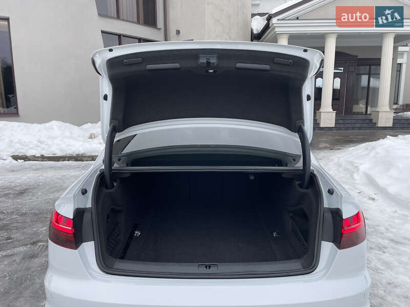 Седан Audi A4 2023 в Стрые фото 48 Седан Audi A4 2023 в Стрые