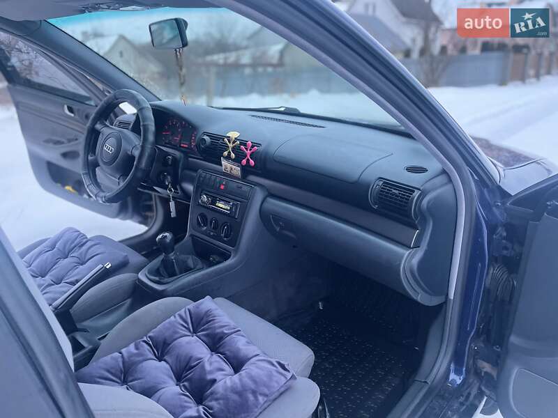 Універсал Audi A4 1998 в Дрогобичі