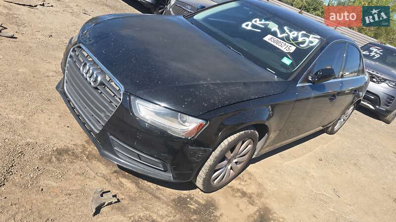 Седан Audi A4 2012 в Львові