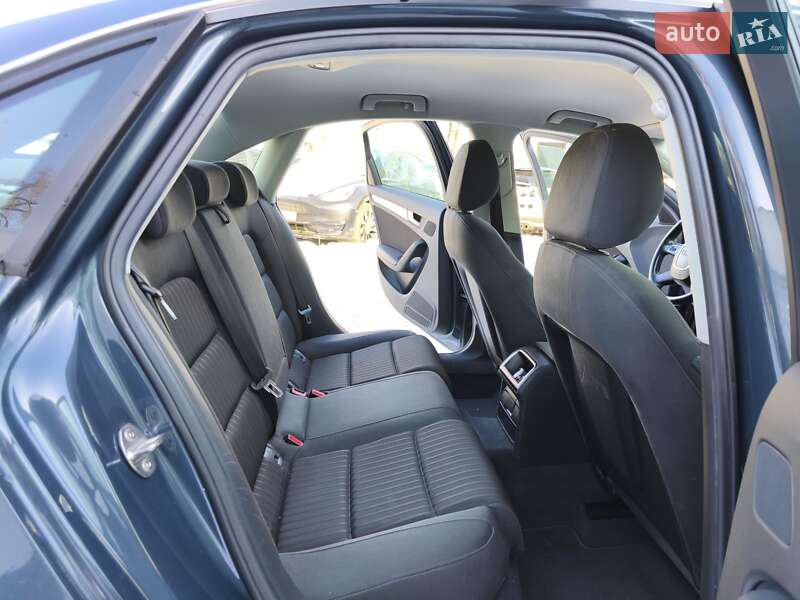 Седан Audi A4 2010 в Дніпрі