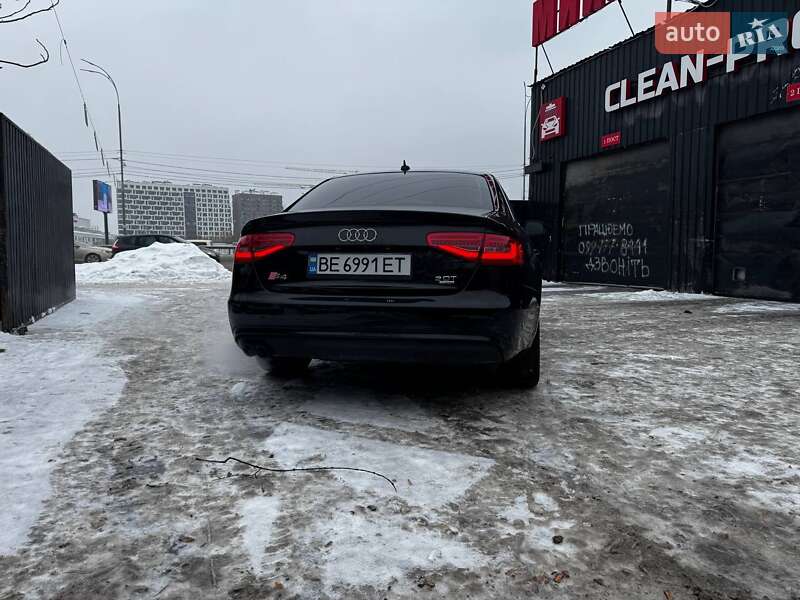 Седан Audi A4 2012 в Киеве
