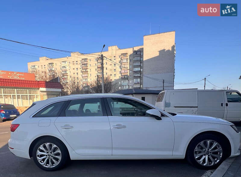 Универсал Audi A4 2016 в Киеве