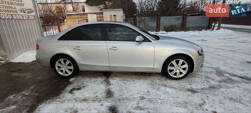 Седан Audi A4 2009 в Мироновке