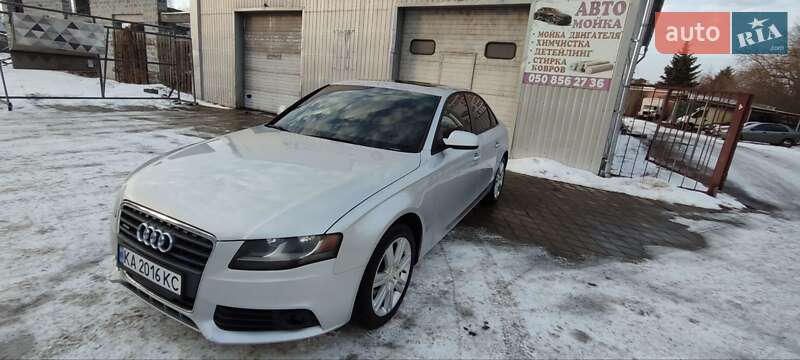 Седан Audi A4 2009 в Мироновке