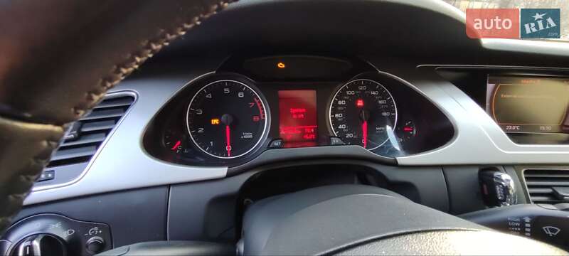 Седан Audi A4 2009 в Мироновке