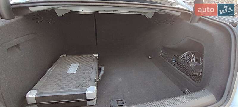 Седан Audi A4 2009 в Мироновке