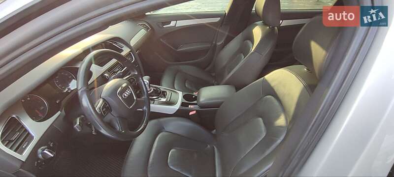 Седан Audi A4 2009 в Мироновке