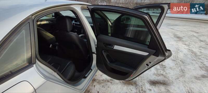 Седан Audi A4 2009 в Мироновке