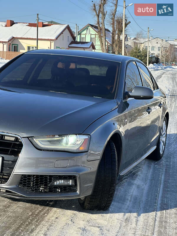 Седан Audi A4 2014 в Львові