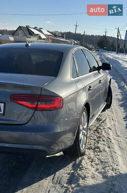 Седан Audi A4 2014 в Львове