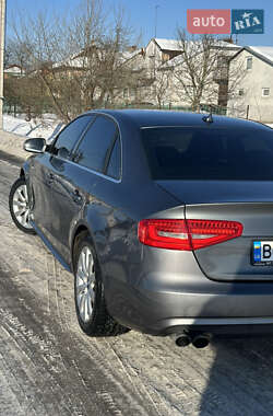 Седан Audi A4 2014 в Львове