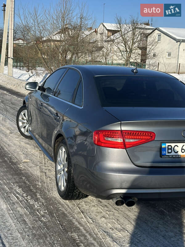 Седан Audi A4 2014 в Львові