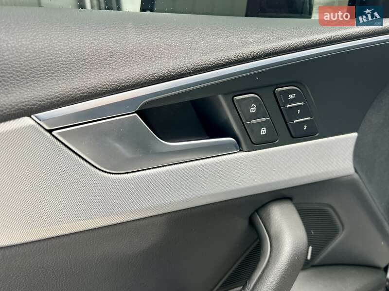 Седан Audi A4 2016 в Києві
