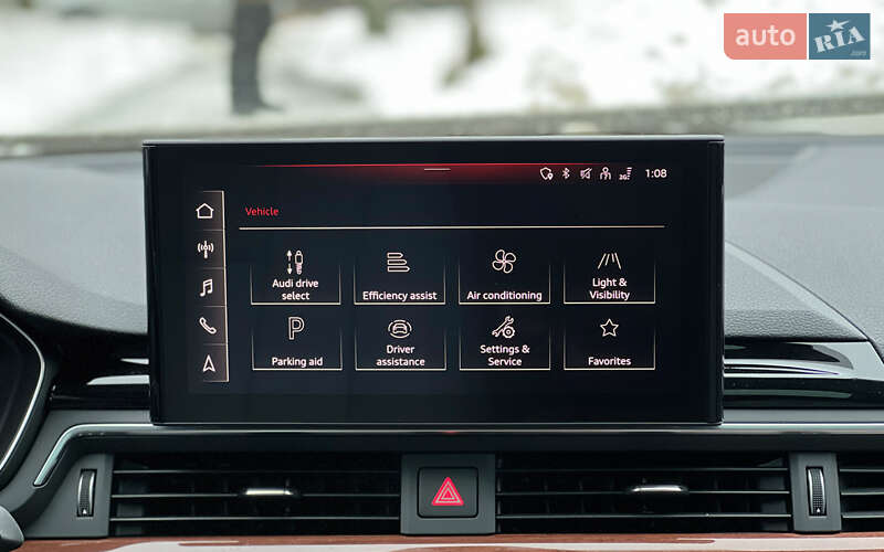 Седан Audi A4 2022 в Львове