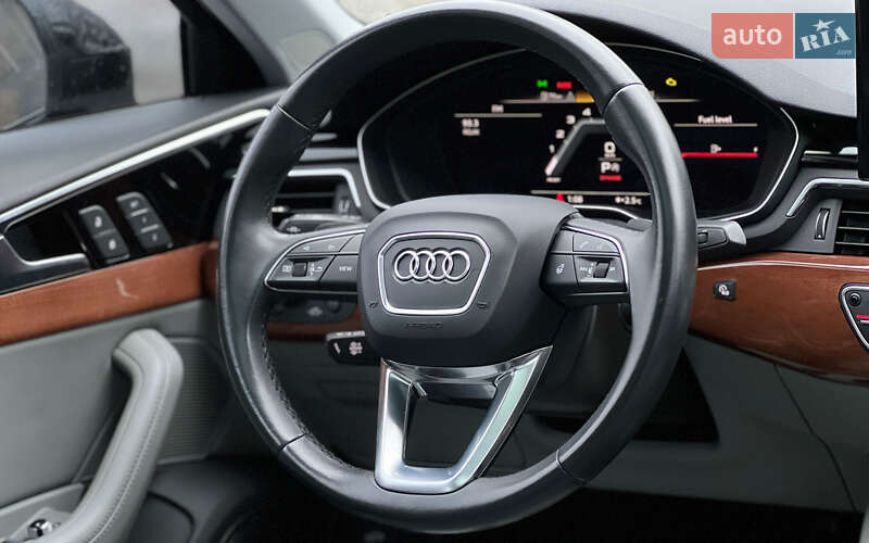 Седан Audi A4 2022 в Львове