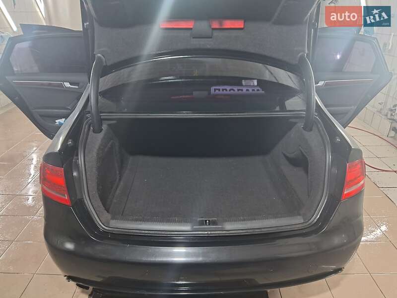 Седан Audi A4 2010 в Києві