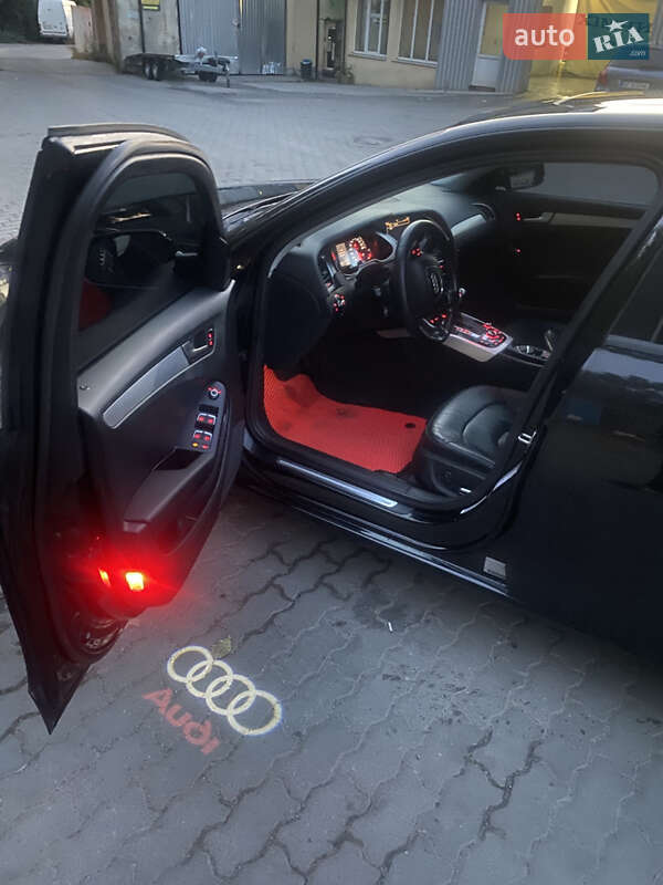 Седан Audi A4 2013 в Львове