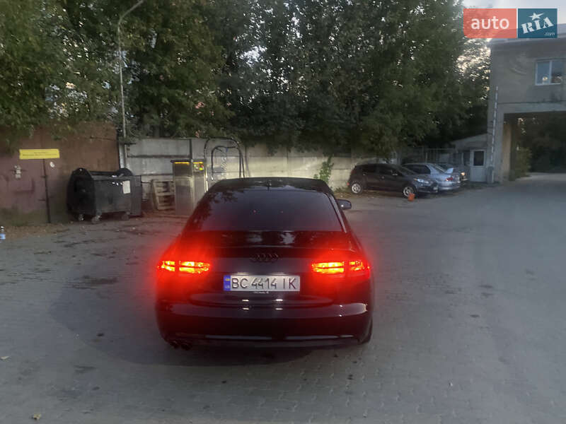 Седан Audi A4 2013 в Львове