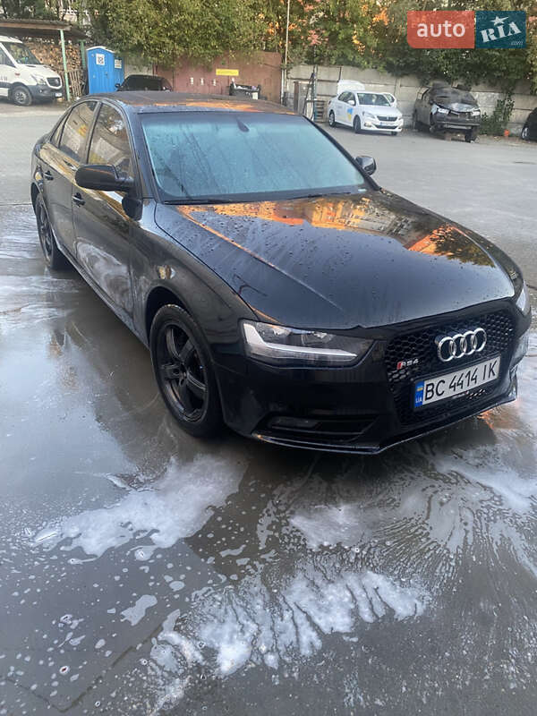 Седан Audi A4 2013 в Львове