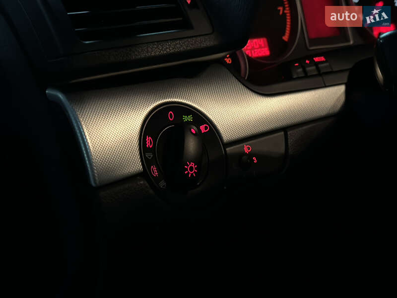 Седан Audi A4 2005 в Днепре