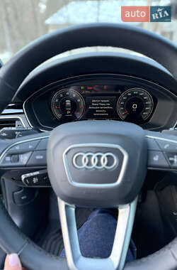 Седан Audi A4 2022 в Львове