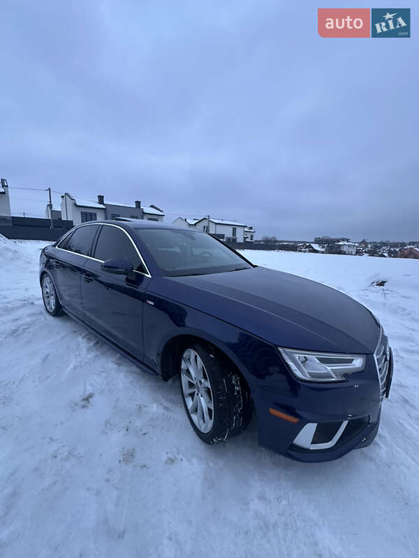 Седан Audi A4 2018 в Львові