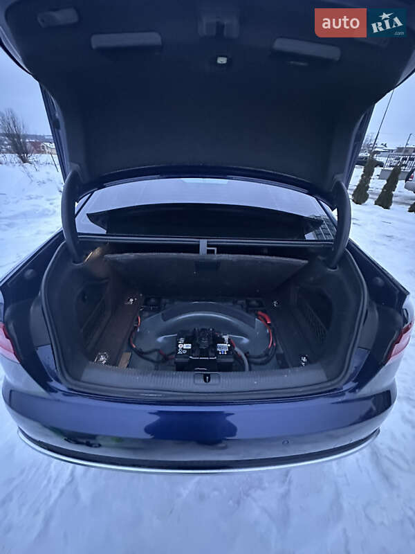 Седан Audi A4 2018 в Львові
