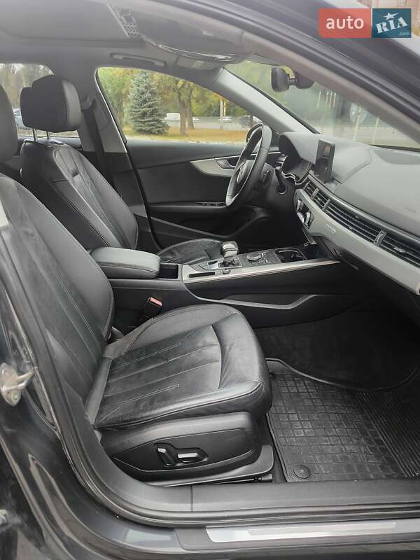 Седан Audi A4 2017 в Днепре