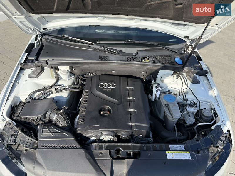 Седан Audi A4 2012 в Измаиле