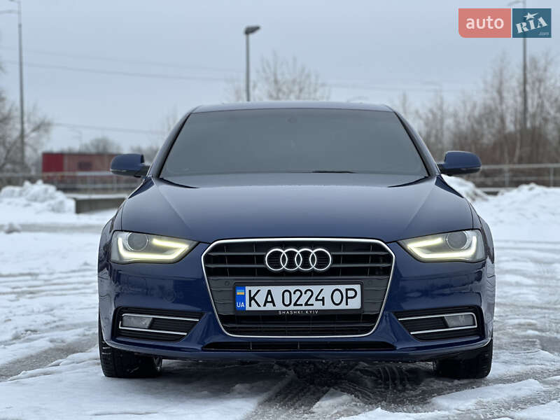 Седан Audi A4 2013 в Киеве