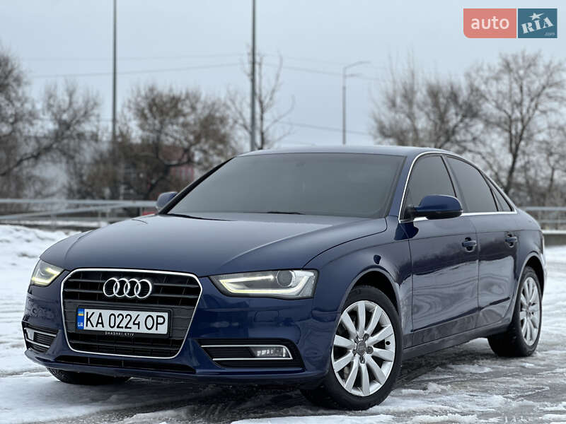Седан Audi A4 2013 в Киеве