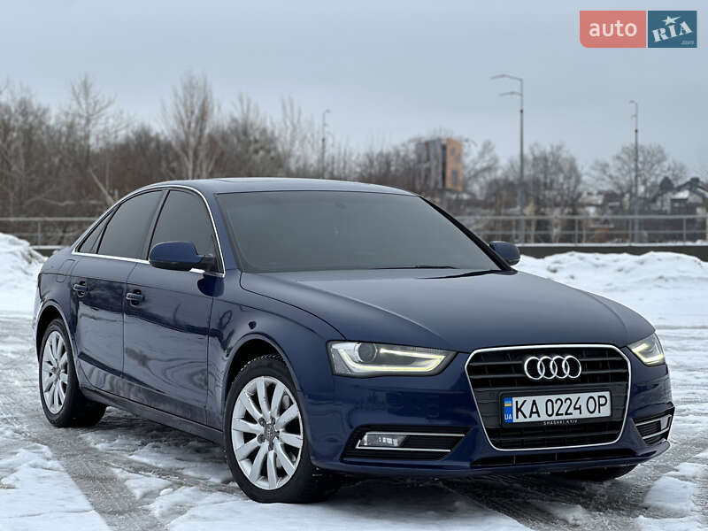 Седан Audi A4 2013 в Киеве