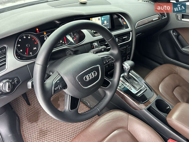 Седан Audi A4 2013 в Киеве
