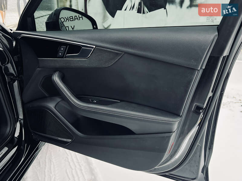 Седан Audi A4 2019 в Одесі