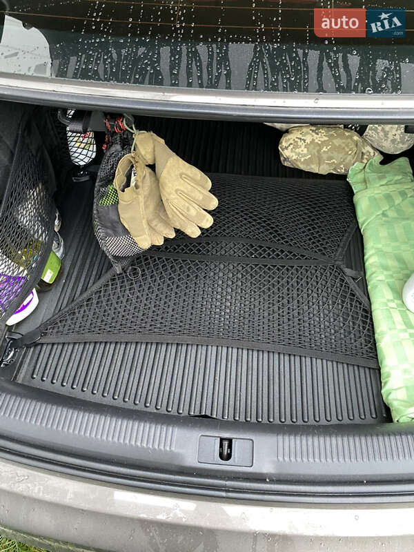 Седан Audi A4 2014 в Житомирі