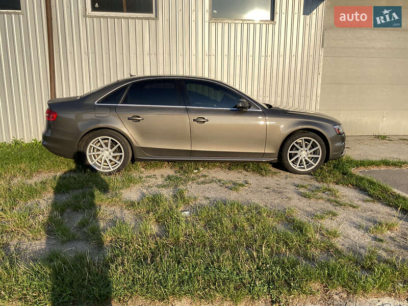 Седан Audi A4 2014 в Житомирі