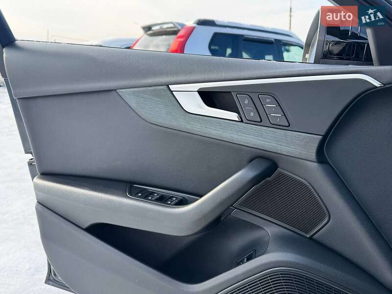 Седан Audi A4 2018 в Києві
