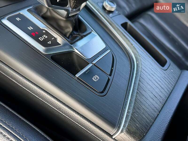 Седан Audi A4 2018 в Києві