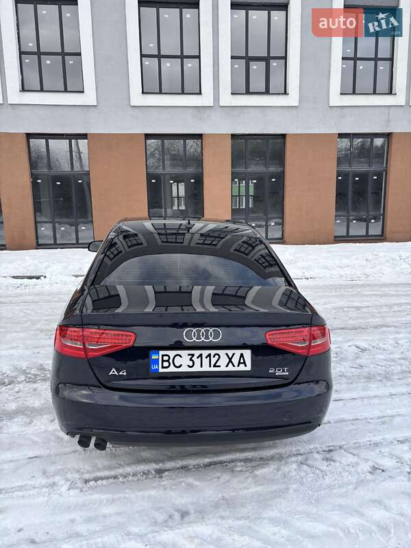 Седан Audi A4 2012 в Львове