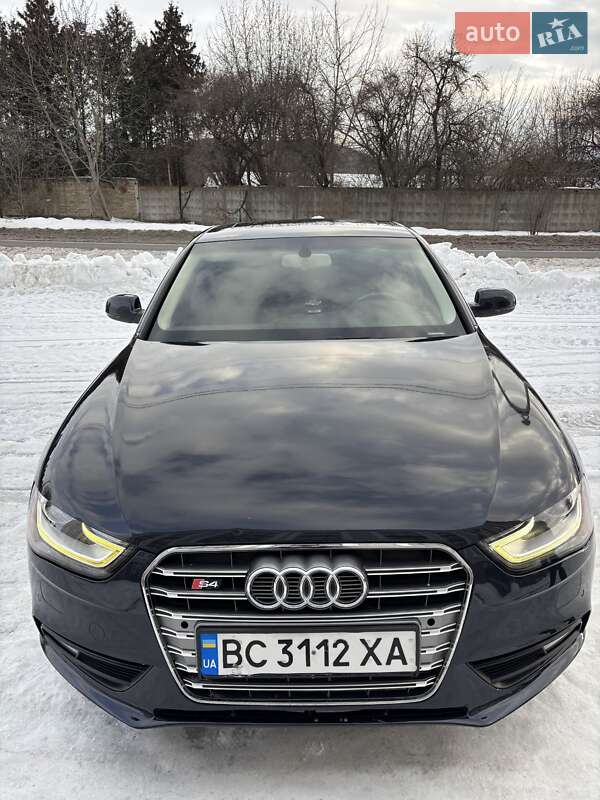 Седан Audi A4 2012 в Львове