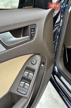 Седан Audi A4 2012 в Львове