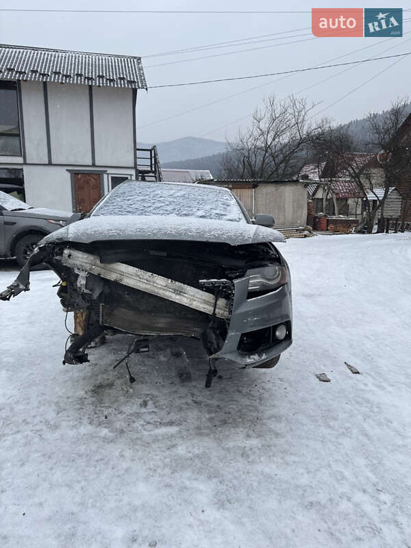 Седан Audi A4 2011 в Татарове