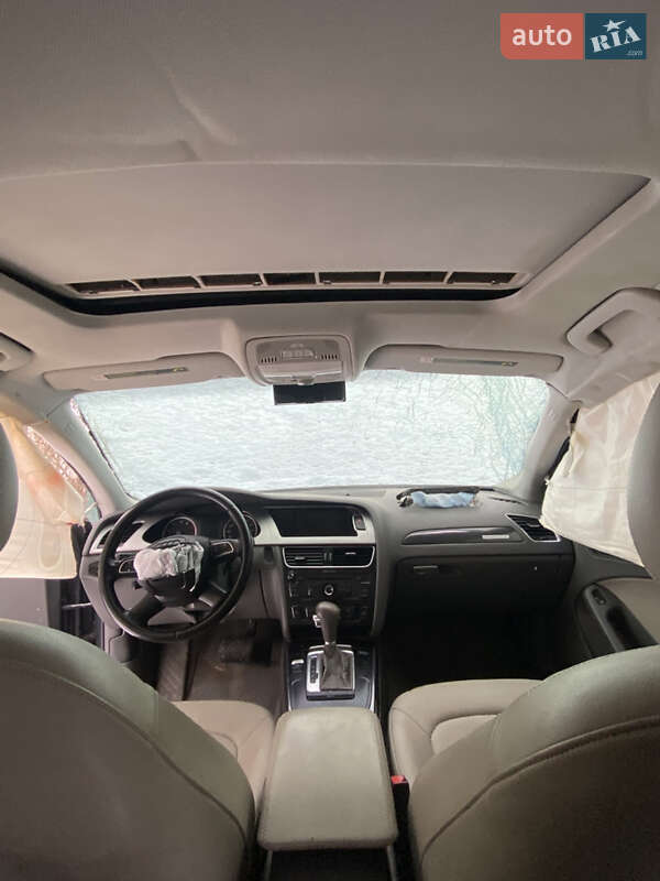 Седан Audi A4 2011 в Татарове