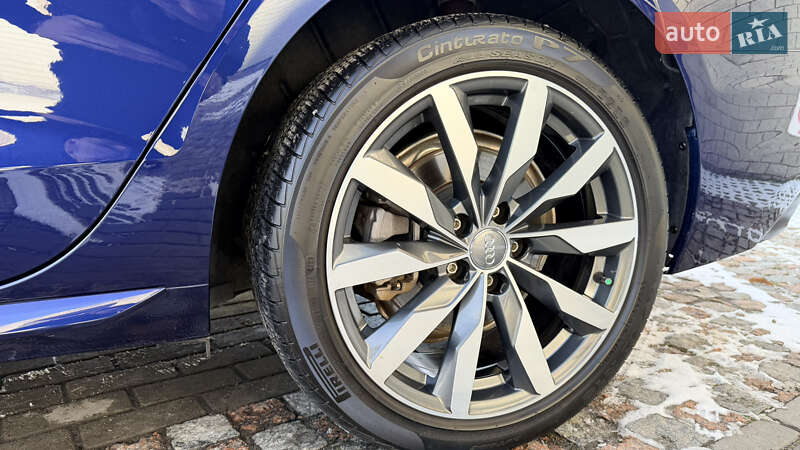 Седан Audi A4 2020 в Дніпрі