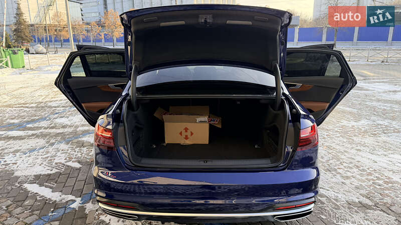 Седан Audi A4 2020 в Дніпрі